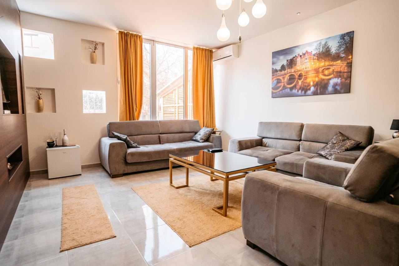 Magico Rooms & Apartments Nis Exterior photo